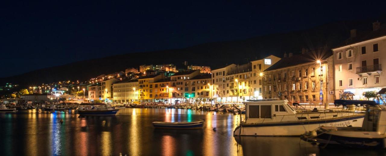 Apartments With A Parking Space Senj - 11520 Exterior foto