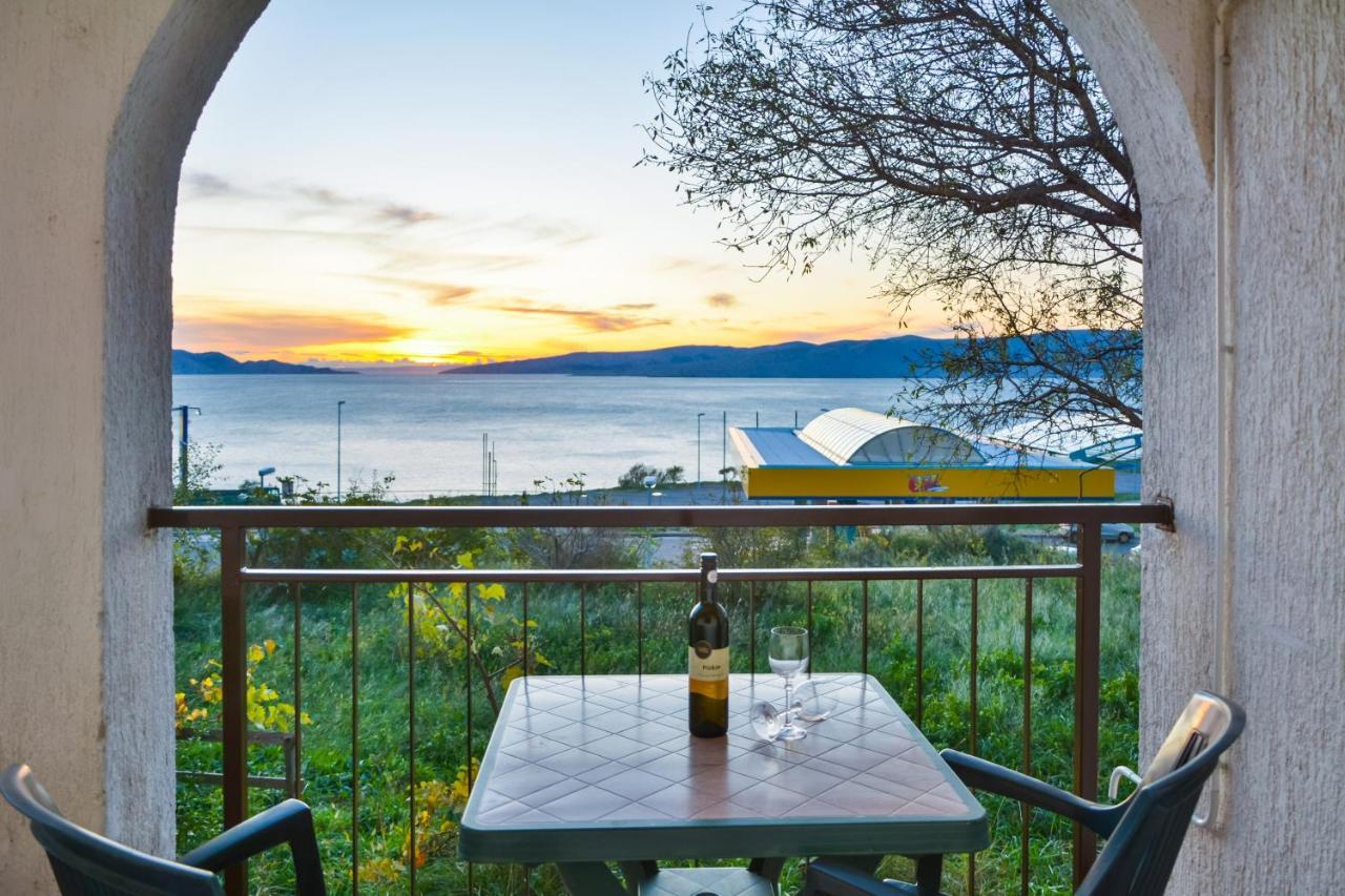 Apartments With A Parking Space Senj - 11520 Exterior foto